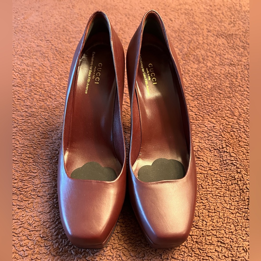 Gucci high heel pumps! Size 39 Burgundy